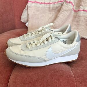 Nike Daybreak Sneaker, Summit White/Pale Ivory